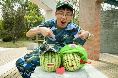 gzh留学吃瓜君,跟随“吃瓜君”一探究竟