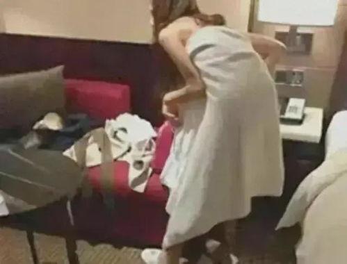 女子车内视频吃瓜,揭秘网红新潮流