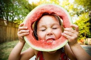 忙碌吃瓜太投入